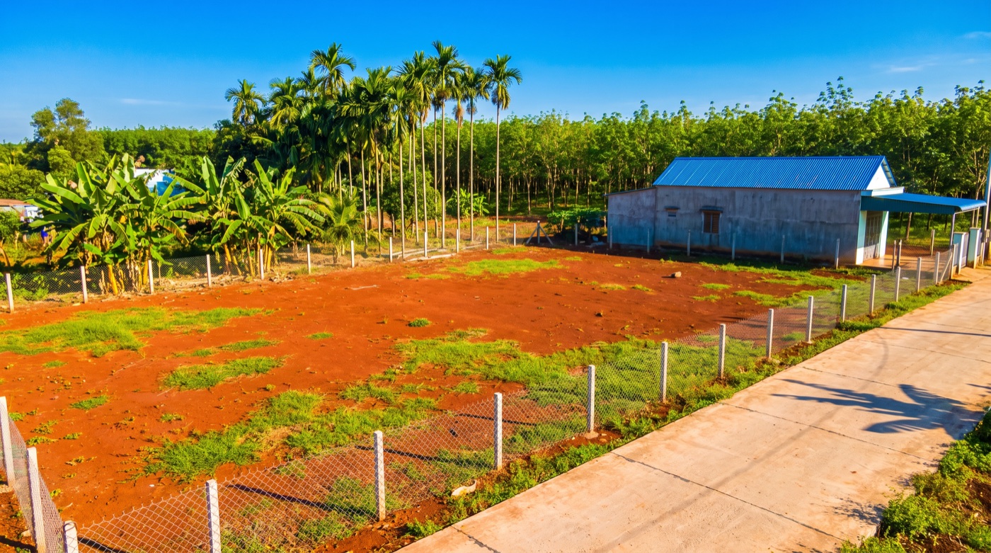 Lô đất trống rộng có mặt tiền đường bê tông ở vùng quê Đồng Nai
